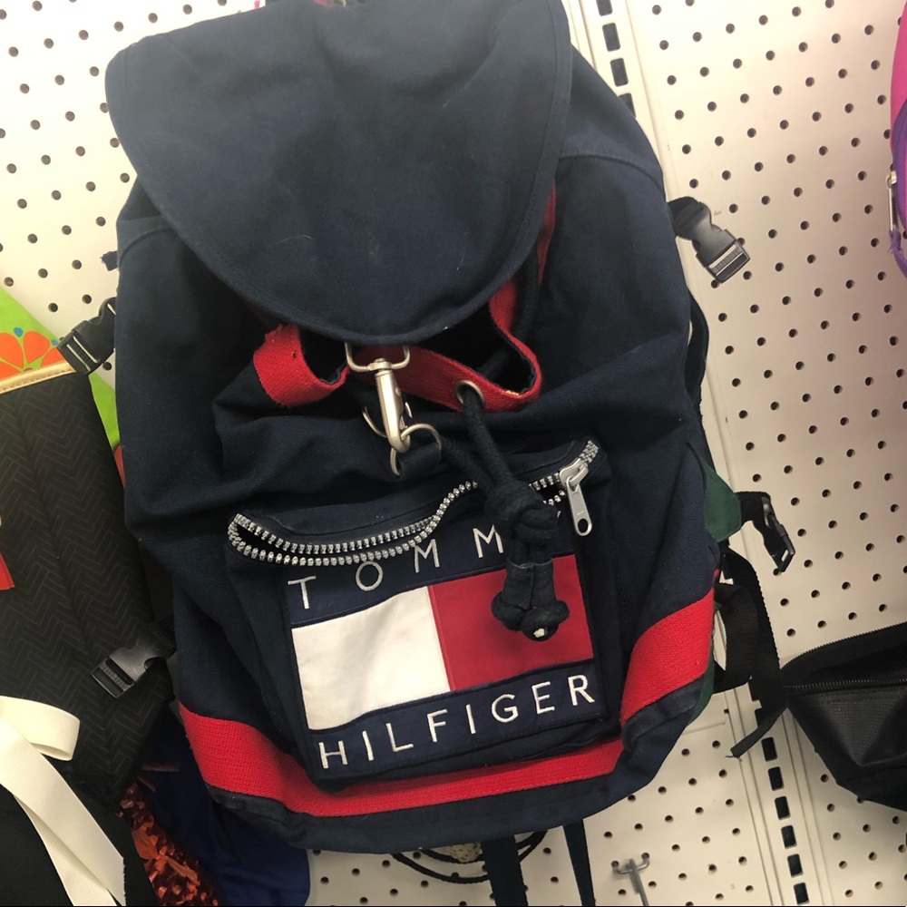Very clean Tommy Hilfiger Spellout Big Flag 🎒